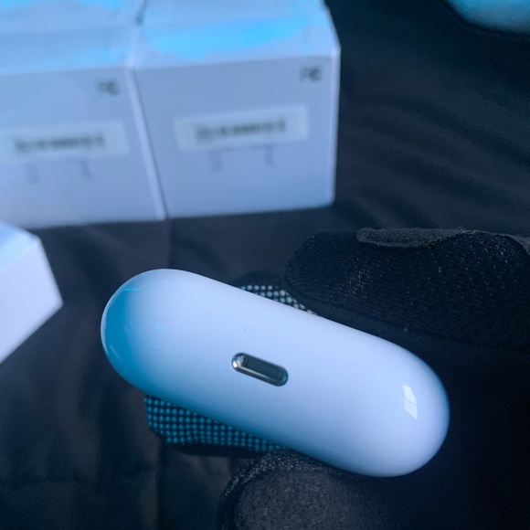 Apple airpod 3rd generation new (7 available) - Picture 13 of 16